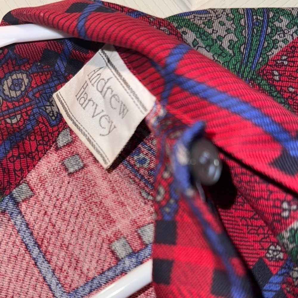 Vibrant Red and Green Casual Button Down Shirt - Picture 2 of 3